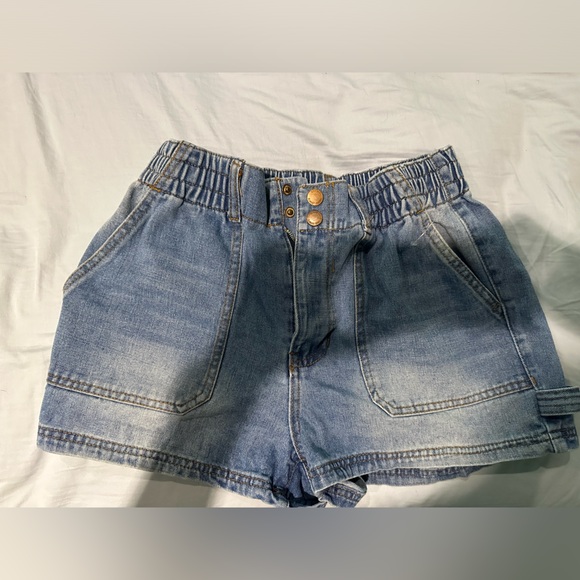 Almost Famous Pants - NWOT jean shorts size Large (juniors)